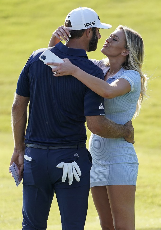 Paulina Gretzky & Dustin Johnson Kiss