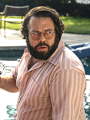 Dan Fogler as Francis Ford Coppola of the Paramount+ original series THE OFFER. Photo Cr: Nicole Wilder/Paramount+ ©2022 Paramount Pictures. All Rights Reserved.