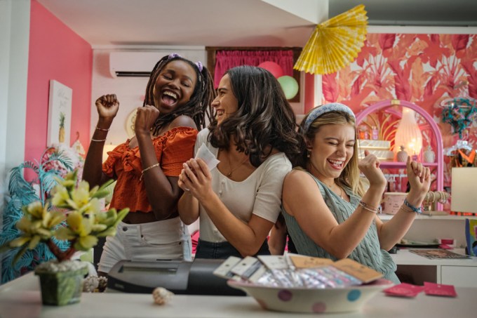 Laura Kariuki, Emma Pasarow & Genevieve Hannelius