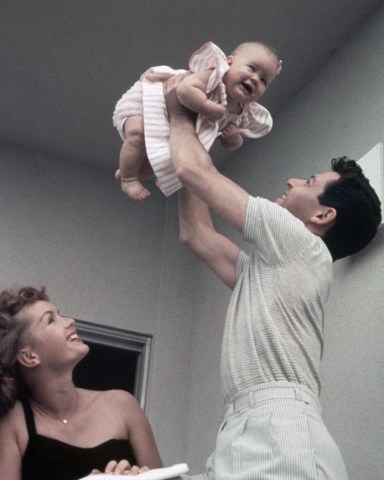 Editorial use only. No book cover usage.
Mandatory Credit: Photo by Kobal/Shutterstock (5878390b)
Debbie Reynolds, Carrie Fisher, Eddie Fisher
Debbie Reynolds - 1956
Candid