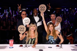 AMERICA’S GOT TALENT -- “Finale Results” Episode 1720 -- Pictured: (l-r) Howie Mandel, Heidi Klum, Terry Crews, Sofia Vergara, Simon Cowell -- (Photo by: Trae Patton/NBC)