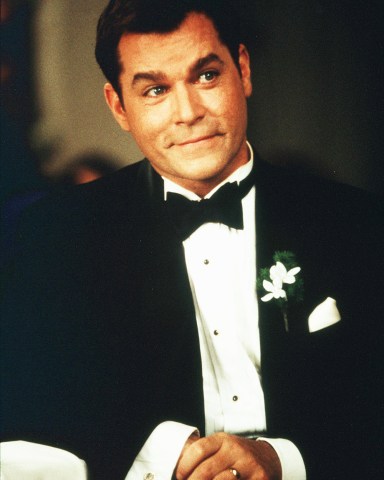 Editorial use only. No book cover usage.Mandatory Credit: Photo by Murray Close/Davis Ent/Mgm/Kobal/Shutterstock (5885202f)Ray LiottaHeartbreakers - 2001Director: David MirkinDavis Ent/MGMUSAScene StillBeautés empoisonnées