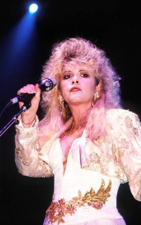 STEVIE NICKS FROM FLEETWOOD MAC PERFORMING AT WEMBLEY ARENA, LONDON - 1987Various