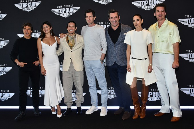 ‘Top Gun Maverick’ Cast pose together