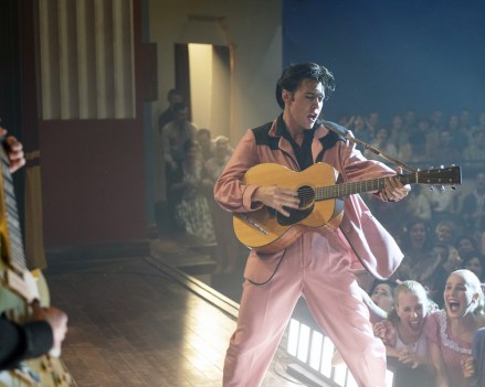 ELVIS, Austin Butler as Elvis Presley, 2022.  ph: Hugh Stewart /© Warner Bros. / Courtesy Everett Collection