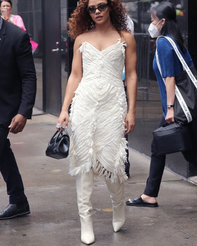 Tessa Thompson is seen in a white fringe Armani dress with black Armani bag outside ABC Studios in New York City

Pictured: Tessa Thompson
Ref: SPL5322257 270622 NON-EXCLUSIVE
Picture by: Christopher Peterson / SplashNews.com

Splash News and Pictures
USA: +1 310-525-5808
London: +44 (0)20 8126 1009
Berlin: +49 175 3764 166
photodesk@splashnews.com

World Rights