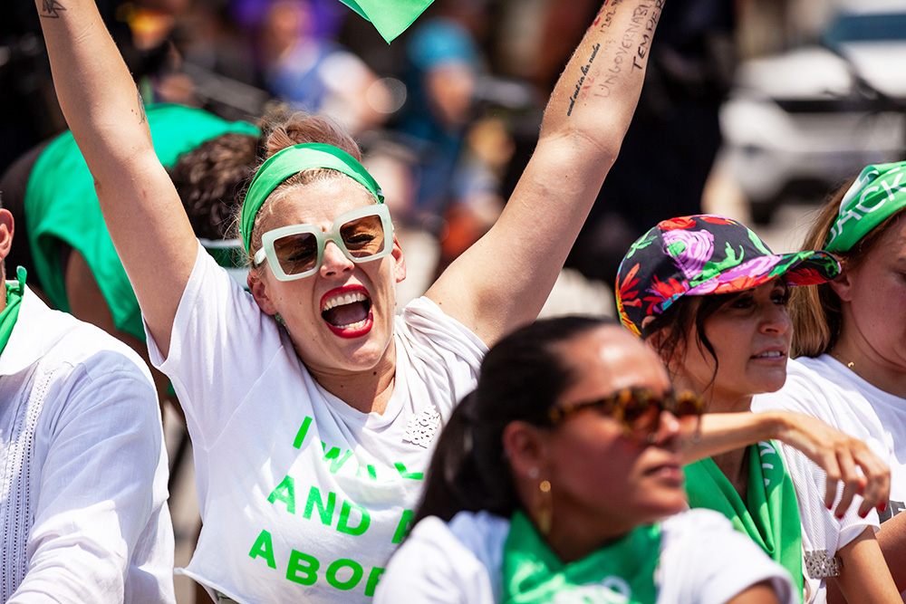 Actress Busy Philipps cheers while awaiting arrest during a protest and mass civil disobedience action for reproductive rights hosted by the Center for Popular Democracy at the Supreme Court.  The event comes less than a week after the Court issued its opinion in Dobbs v. JWHO, overturning Roe v. Wade and reversing the federal right to abortion access.
Mass civil disobedience for reproductive rights, Washington, United States - 30 Jun 2022