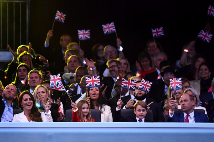 Kate Middleton & Princess Charlotte Wave Flags At Platinum Party