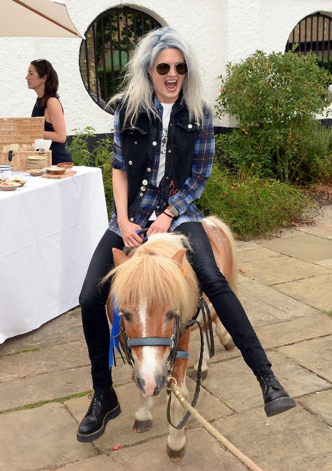 Alison Mosshart Attends J Brand x Bella Freud – Garden Tea Party