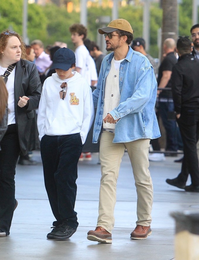 Orlando Bloom Son Lakers Game BG