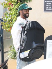 EXCLUSIVE: Big tipper Big Sean and Jhene Aiko seen after luch with son Noah over pasta at Il Pastaio. 09 May 2023 Pictured: Big Sean. Photo credit: APEX / MEGA TheMegaAgency.com +1 888 505 6342 (Mega Agency TagID: MEGA979615_009.jpg) [Photo via Mega Agency]