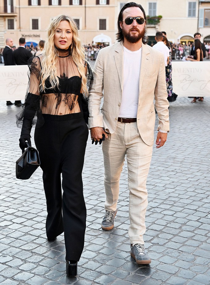 Kate Hudson & Danny Fujikawa Arrive At Valentino Show