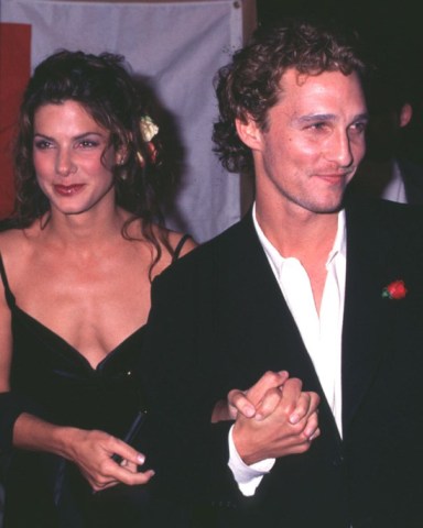 SANDRA BULLOCK AND MATTHEW MCCONAUGHEY
FILM PREMIERE OF 'IN LOVE AND WAR' IN LOS ANGELES, AMERICA - 1997