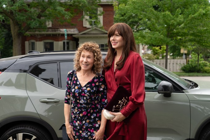 Rhea Perlman & Debra Messing