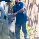 Malibu, CA  - *EXCLUSIVE*  - Actor Jason Momoa loads his $400k Super Duty truck with a Christmas tree and delivers it to his ex-wife Lisa Bonet's house.Pictured: Jason MomoaBACKGRID USA 19 DECEMBER 2022 BYLINE MUST READ: RMBI / BACKGRIDUSA: +1 310 798 9111 / usasales@backgrid.comUK: +44 208 344 2007 / uksales@backgrid.com*UK Clients - Pictures Containing ChildrenPlease Pixelate Face Prior To Publication*
