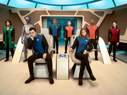 THE ORVILLE,  Penny Johnson Jerald, Mark Jackson, Seth MacFarlane, Peter Macon, Scott Grimes, Adrianne Palicki, J. Lee,  Halston Sage, (Season 1, September 2017), ph: ©Fox / courtesy Everett Collection