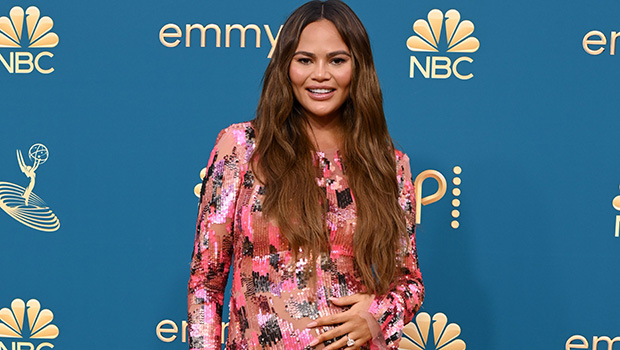 chrissy-teigen-social-image