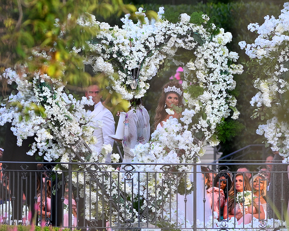 Teresa Giudice and Husband Luis Ruelas kiss while getting married in New Jersey this evening in front of guests

Pictured: Teresa Giudice,Luis Ruelas
Ref: SPL5331117 060822 NON-EXCLUSIVE
Picture by: Elder Ordonez / SplashNews.com

Splash News and Pictures
USA: +1 310-525-5808
London: +44 (0)20 8126 1009
Berlin: +49 175 3764 166
photodesk@splashnews.com

World Rights, No Poland Rights, No Portugal Rights, No Russia Rights