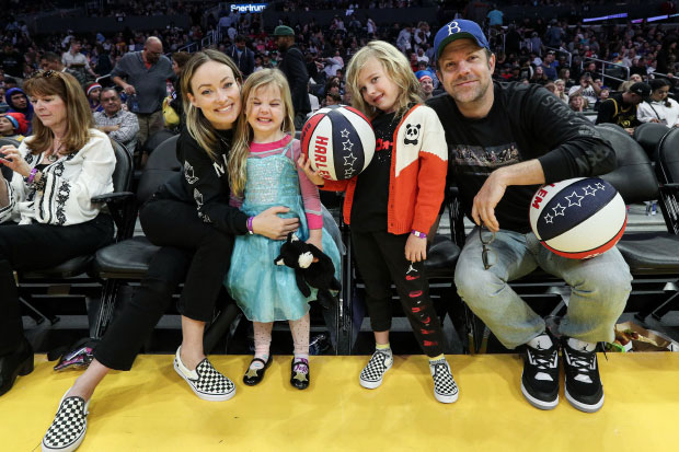 Jason Sudeikis and family