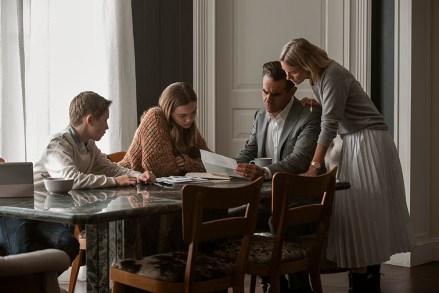 The Watcher. (L to R) Luke David Blumm as Carter Brannock, Isabel Marie Gravitt as Ellie Brannock, Bobby Cannavale as Dean Brannock, Naomi Watts as Nora Brannock in episode 101 of The Watcher. Cr. Eric Liebowitz/Netflix © 2022