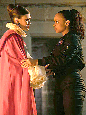 VAMPIRE ACADEMY -- “Earth. Air. Water. Fire.” Episode 102 -- Pictured: (l-r) Daniela Nieves as Lissa Dragomir, Sisi Stringer as Rose Hathaway -- (Photo by: Jose Haro/Peacock)