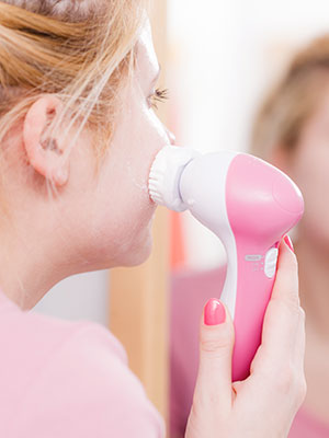 face-cleansing-brush