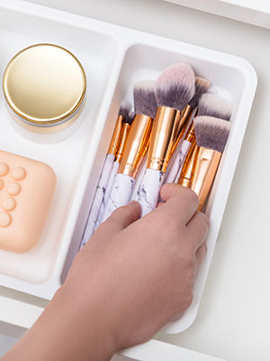 makeup-organizer