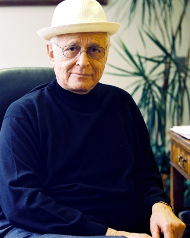 Norman Lear Portrait
Norman Lear Portrait
January 20, 2000  Los Angeles, CA  
Norman Lear Portrait
Photo® Berliner Studio / BEImages