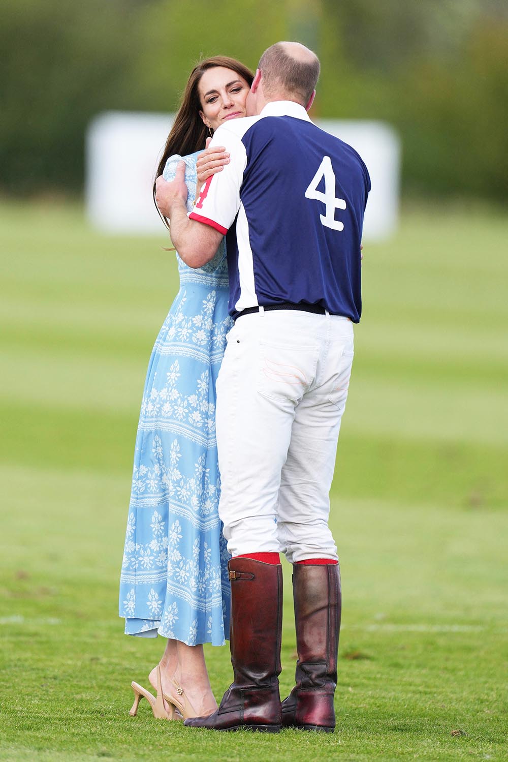 Kate Middleton Kiss William Polo MEGA