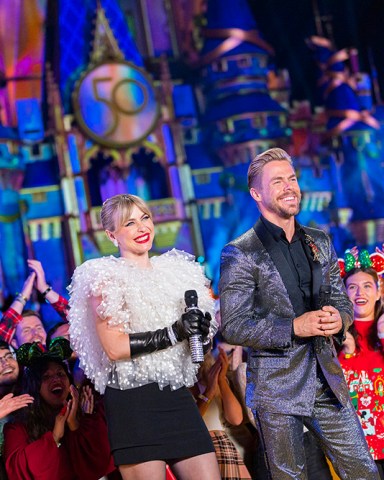 THE WONDERFUL WORLD OF DISNEY: MAGICAL HOLIDAY CELEBRATION – The Wonderful World of Disney: “Magical Holiday Celebration” – This ABC holiday season staple returns for its seventh year with a dazzling array of all-new musical performances. The Wonderful World of Disney: “Magical Holiday Celebration” airs SUNDAY, NOV. 27 (8:00-10:00 p.m.), on ABC. (Disney/Abigail Nilsson)JULIANNE HOUGH, DEREK HOUGH