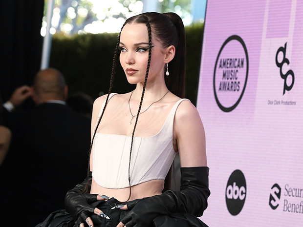 Dove Cameron American music awards 2022