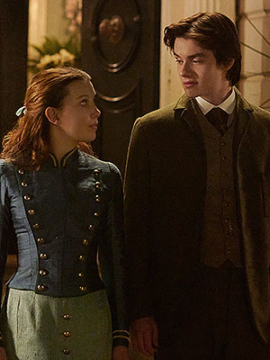 Millie Bobby Brown Louis Partridge