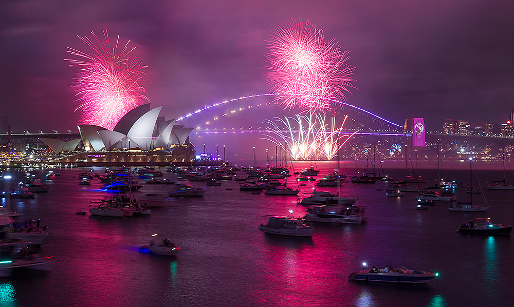 Australia celebrates the arrival of January 2023 with a fireworks display on Sydney Harbour.  Pictured: the 9pm fireworks show.

Pictured: GV,General View
Ref: SPL5512331 311222 NON-EXCLUSIVE
Picture by: Robert Wallace / SplashNews.com

Splash News and Pictures
USA: +1 310-525-5808
London: +44 (0)20 8126 1009
Berlin: +49 175 3764 166
photodesk@splashnews.com

World Rights