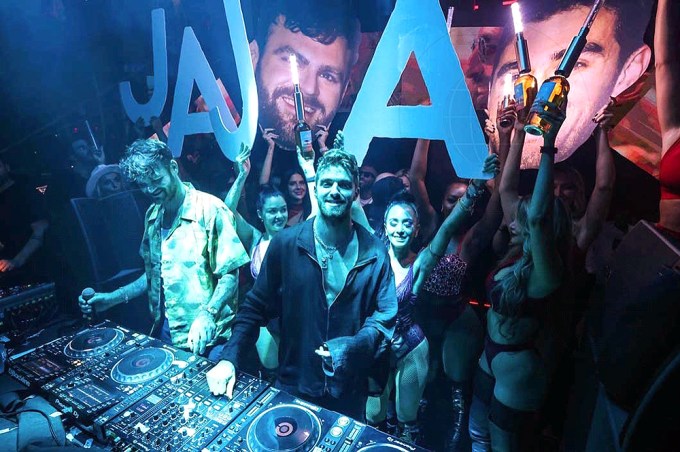 The Chainsmokers