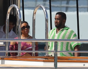 Diddy Sean Combs On His Yacht “Victorious” With Family Members

Pictured: Yung Miami,P Diddy
Ref: SPL5512513 010123 NON-EXCLUSIVE
Picture by: SplashNews.com

Splash News and Pictures
USA: +1 310-525-5808
London: +44 (0)20 8126 1009
Berlin: +49 175 3764 166
photodesk@splashnews.com

Australia Rights, Germany Rights, Spain Rights, United Kingdom Rights, United States of America Rights