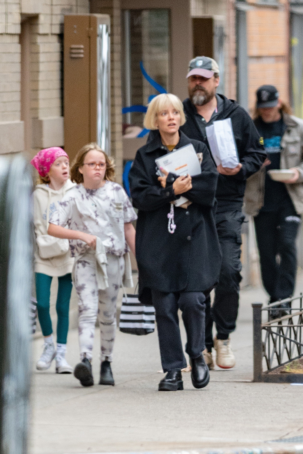 New York, NY  - *EXCLUSIVE*  - Lily Allen and David Harbour took her kids Marnie Rose and Ethel Cooper to a local bakery in NYC. The British star was holding a script for the play ‘The Pillowman’ during the outing.  Allen is set to star in Martin McDonagh’s West End revival of The Pillowman this year!Pictured: Lily Allen, David HarbourBACKGRID USA 28 APRIL 2023 USA: +1 310 798 9111 / usasales@backgrid.comUK: +44 208 344 2007 / uksales@backgrid.com*UK Clients - Pictures Containing ChildrenPlease Pixelate Face Prior To Publication*