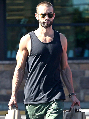 Chace Crawford biceps