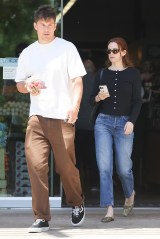 Calabasas, CA  - *EXCLUSIVE*  - Riley Keough vows to move to Australia and quit Hollywood!  Riley announced she is considering moving to Australia with her Australian husband of eight years, Ben Smith-Petersen as she is seen having lunch with him in Calabasas.

Pictured: Riley Keough, Ben Smith-Petersen

BACKGRID USA 2 MAY 2023 

USA: +1 310 798 9111 / usasales@backgrid.com

UK: +44 208 344 2007 / uksales@backgrid.com

*UK Clients - Pictures Containing Children
Please Pixelate Face Prior To Publication*