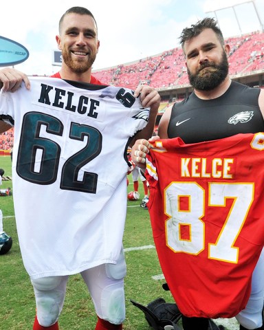 Travis Kelce, Jason Kelce. Twins Kansas City Chiefs tight end Travis Kelce, left, and Philadelphia Eagles center Jason Kelce (62) exchange jerseys following an NFL football game in Kansas City, Mo
Eagles Chiefs Football, Kansas City, USA - 17 Sep 2017