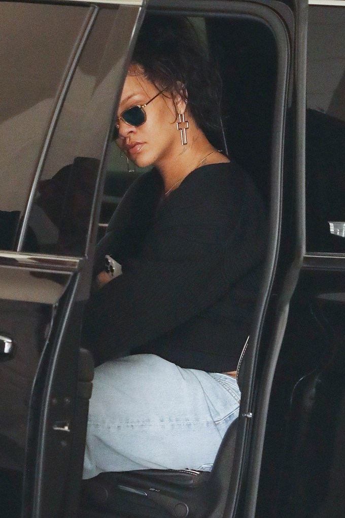 Rihanna Runs Errands