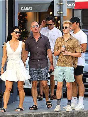 jeff bezos gf with sons