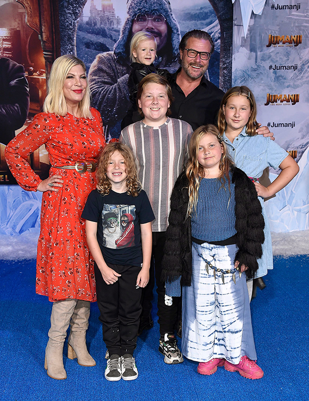 Tori Spelling, Dean McDermott and their kids