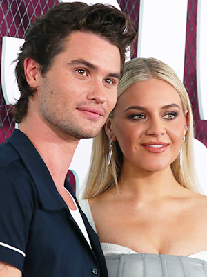 kelsea ballerini chase stokes cmt awarsd