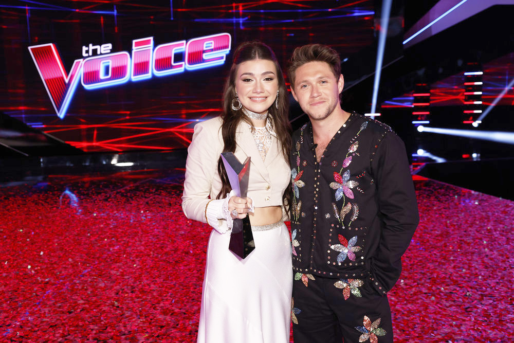 THE VOICE -- “Finale, Part 2”  Episode 2316B -- Pictured: (l-r) Gina Miles, Niall Horan -- (Photo by: Trae Patton/NBC)