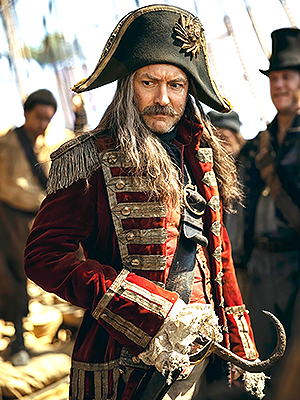 Jude Law Captain hook