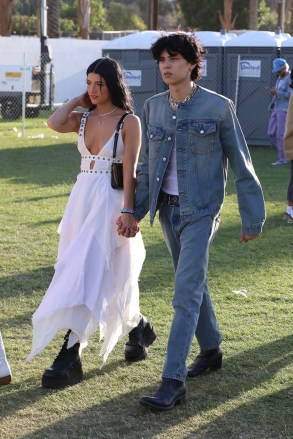 *EXCLUSIVE* Indio, CA  - Couple Landon Barker and Dixie D'Amelio arrive at the Coachella Music Festival in Indio to watch Blink 182.

Pictured: Landon Barker, Dixie D'Amelio

BACKGRID USA 14 APRIL 2023 

USA: +1 310 798 9111 / usasales@backgrid.com

UK: +44 208 344 2007 / uksales@backgrid.com

*UK Clients - Pictures Containing Children
Please Pixelate Face Prior To Publication*