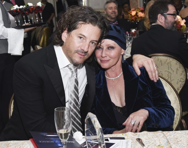 LOS ANGELES, CA - NOVEMBER 05:  (EXCLUSIVE COVERAGE) Kurt Iswarienko (L) and actress Shannen Doherty at American Cancer Society's Giants of Science Los Angeles Gala on November 5, 2016 in Los Angeles, California.  (Photo by Vivien Killilea/WireImage)