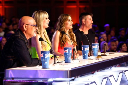 AMERICA'S GOT TALENT -- "Auditions 1" Episode 1801 -- Pictured: (l-r) Howie Mandel, Heidi Klum, Sofia Vergara, Simon Cowell -- (Photo by: Trae Patton/NBC)