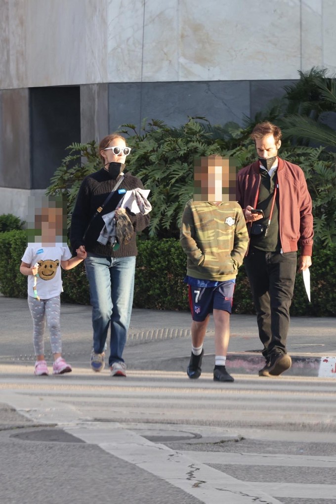 Natalie & Benjamin Enjoy A Museum Visit With Their Kids