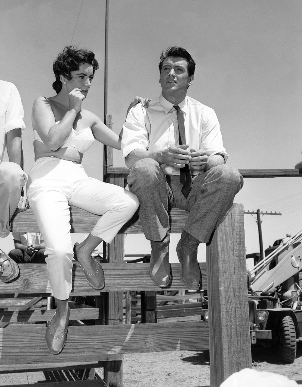 Editorial use only. No book cover usage.Mandatory Credit: Photo by Warner Bros/Kobal/Shutterstock (5870788c)Elizabeth Taylor, Rock HudsonEl Taylor - 1955Warner BrosOn/Off SetGiant
